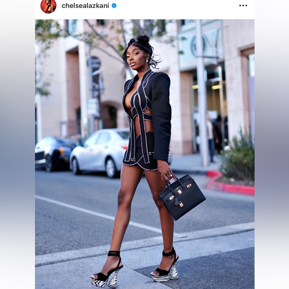 Area
Embellished wool rope mini skirt- NWT- size 8 - Picture 11 of 16